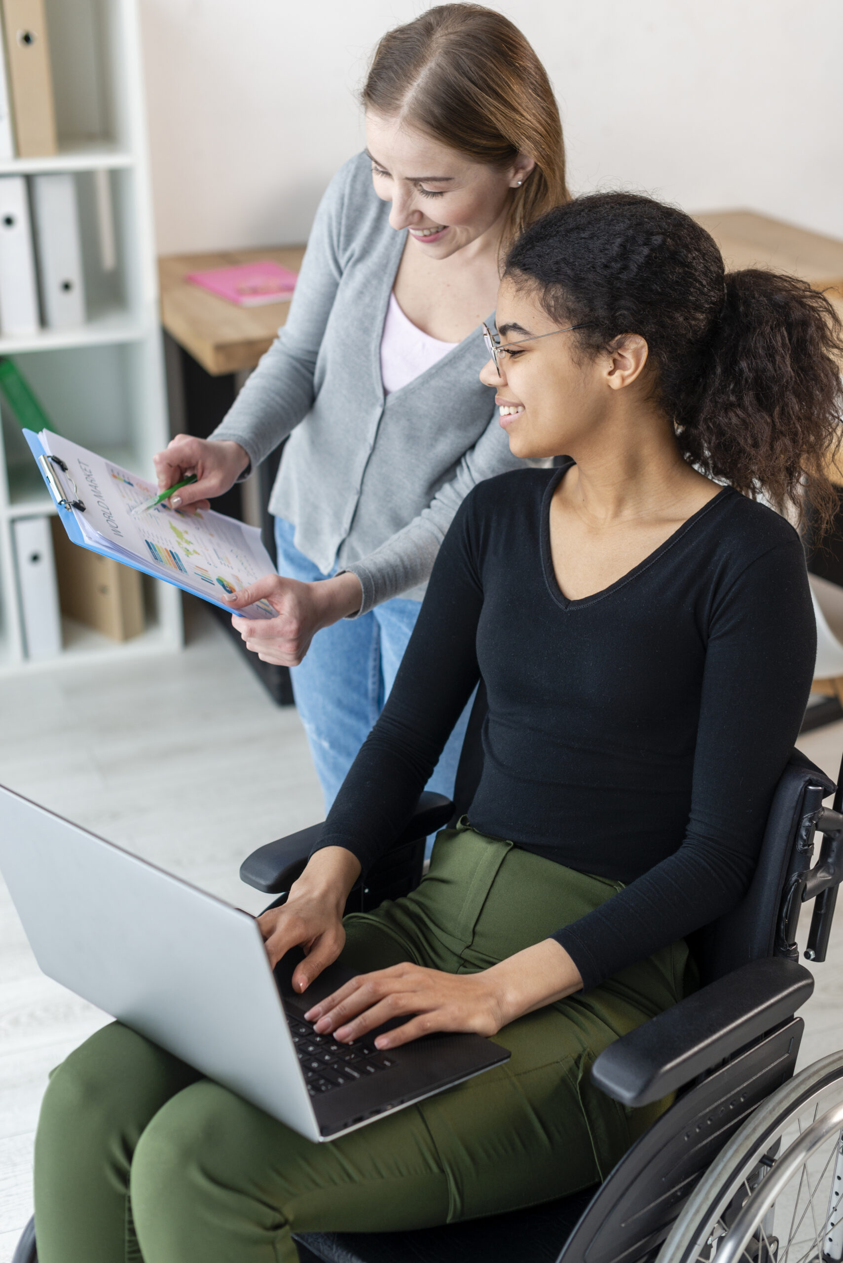 positive-adult-women-working-together